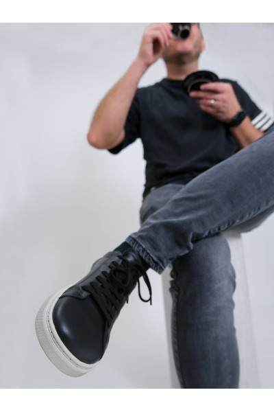 Essentials Black