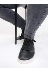 Essentials Black