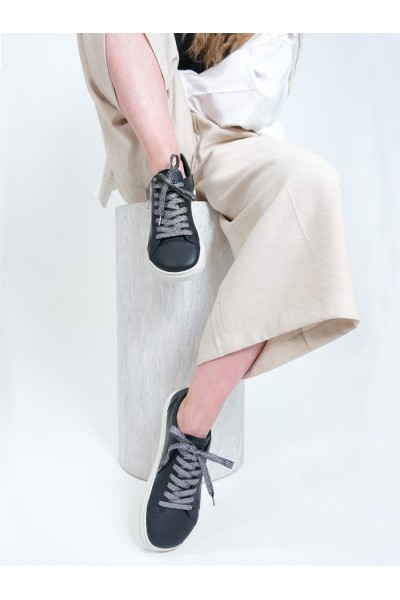 Essentials Black
