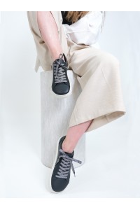 Essentials Black